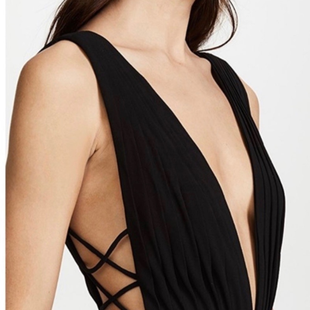 Frame & Partners Gown - Picture 2 of 5